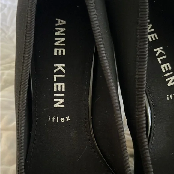 Anne Klein Women's Black Pumps,Never worn Sz-8M - Picture 8 of 9